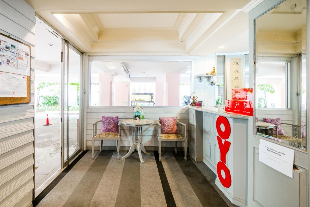 Oyo 1042 Boon'S Residence Bangkok Extérieur photo