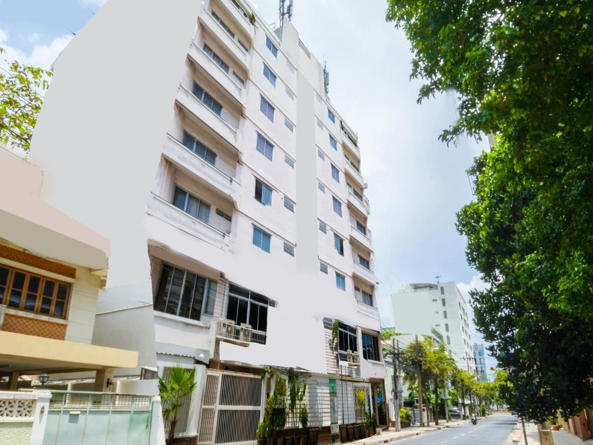 Oyo 1042 Boon'S Residence Bangkok Extérieur photo