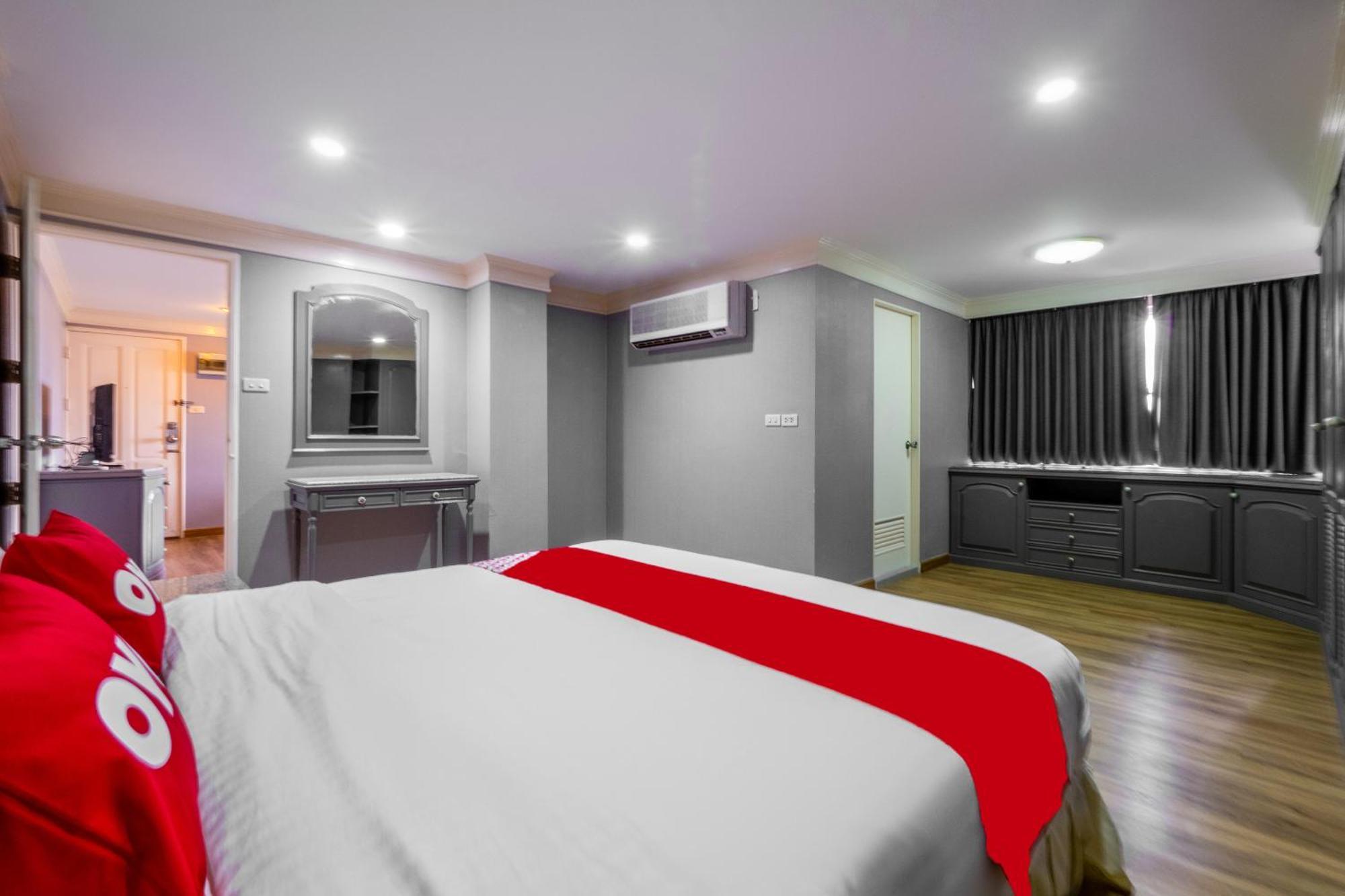 Oyo 1042 Boon'S Residence Bangkok Extérieur photo